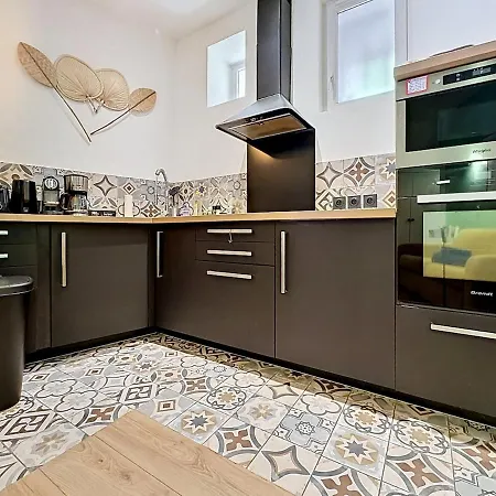 Apartment Historic Center Air Conditioned And Renovated Hyeres